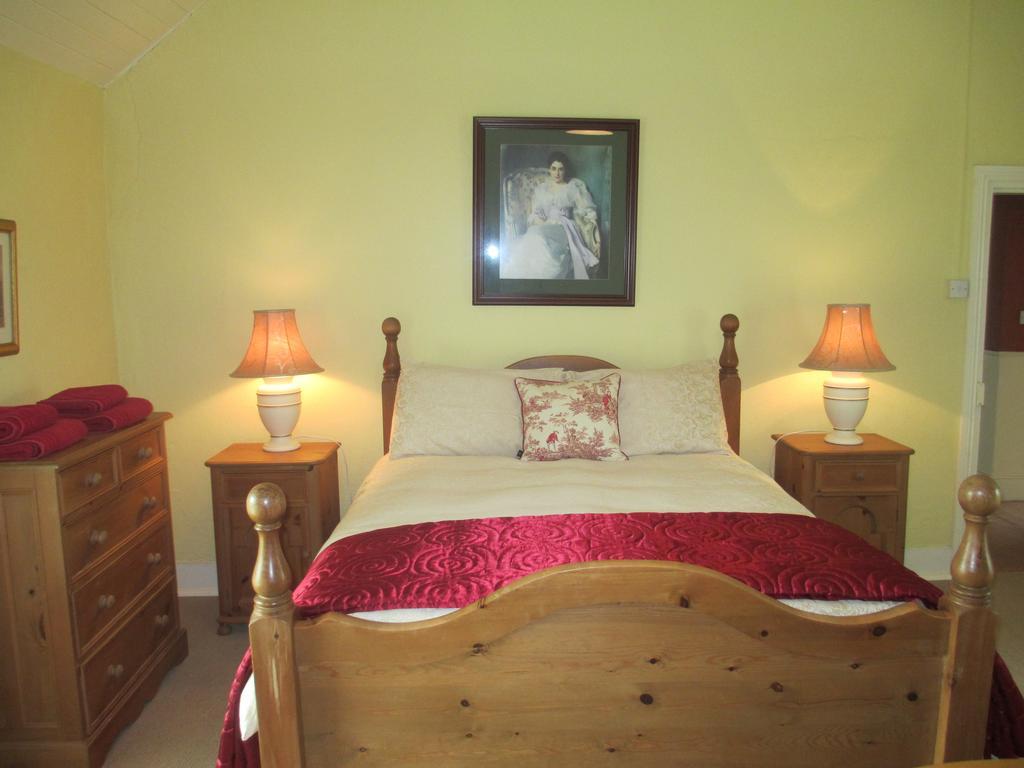 Tralia Farmhouse Self Catering Фарранфор Номер фото